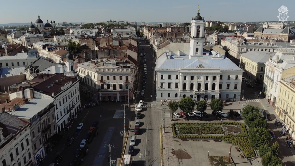 C4 - Унікальна традиція Чернівців: нацгвардійці показали, як у місті ...